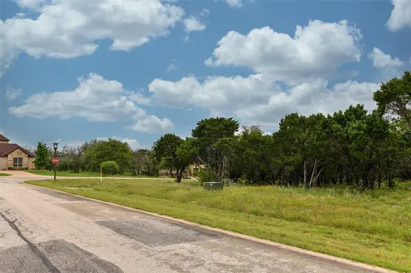 8001 SCOTSCRAIG Drive, Cleburne, TX 76033