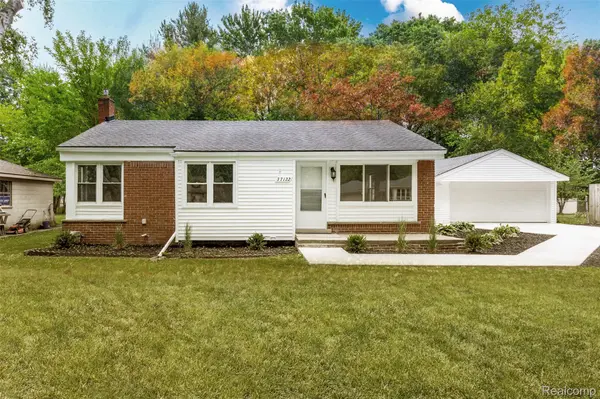 37122 Kellogg ST, Clinton Charter Township, MI 48036