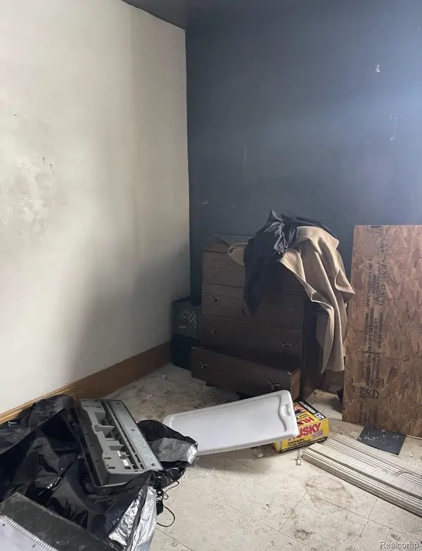 4143 Holcomb ST, Detroit, MI 48214