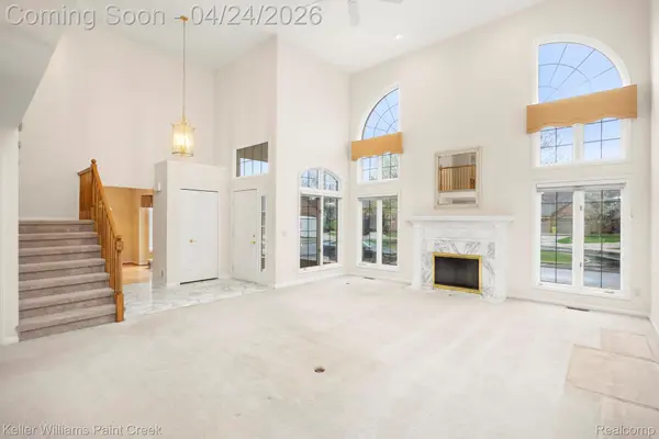 54710 Bellingham DR, Shelby Charter Township, MI 48316