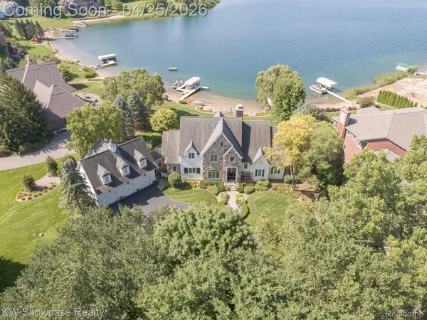 4334 Terra Ridge DR, Milford Charter Township, MI 48381