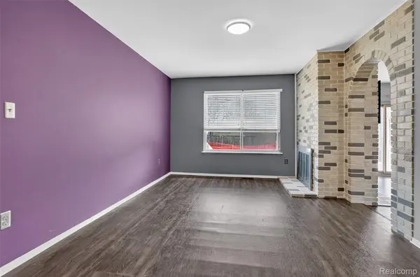 36878 Samoa DR, Sterling Heights, MI 48312