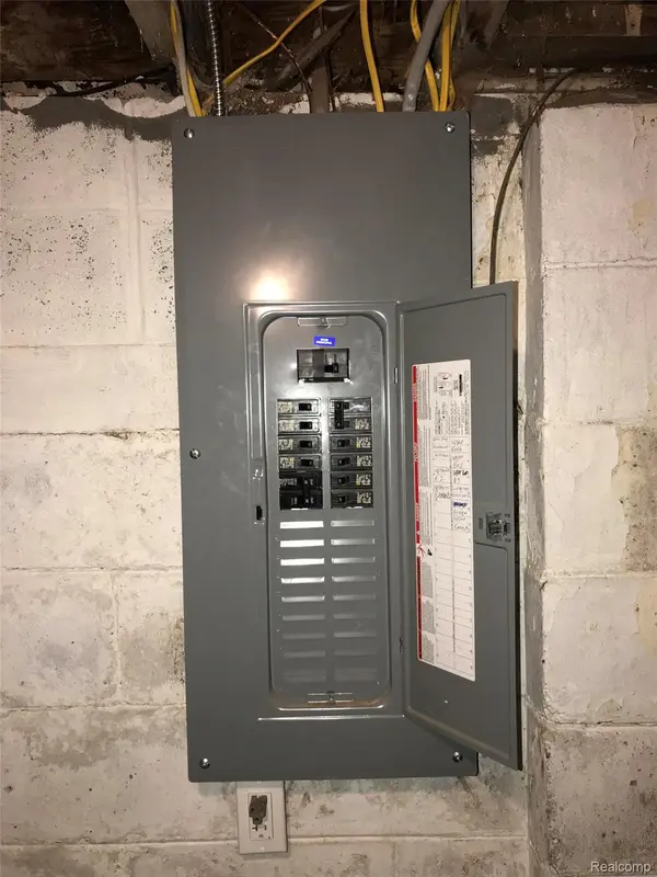 16145 Bramell ST, Detroit, MI 48219