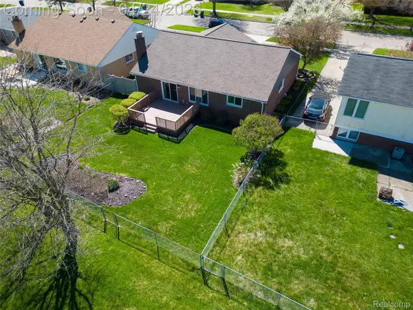 6926 Ardsley DR, Canton Charter Township, MI 48187