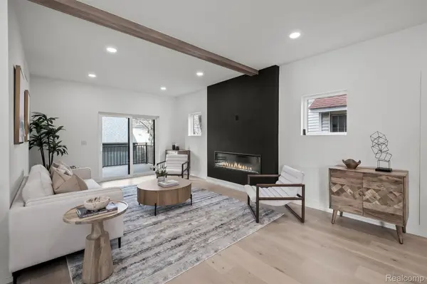 125 N Washington AVE, Royal Oak, MI 48067