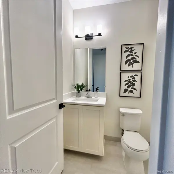 7832 Trailside CT, West Bloomfield Charter Township, MI 48323