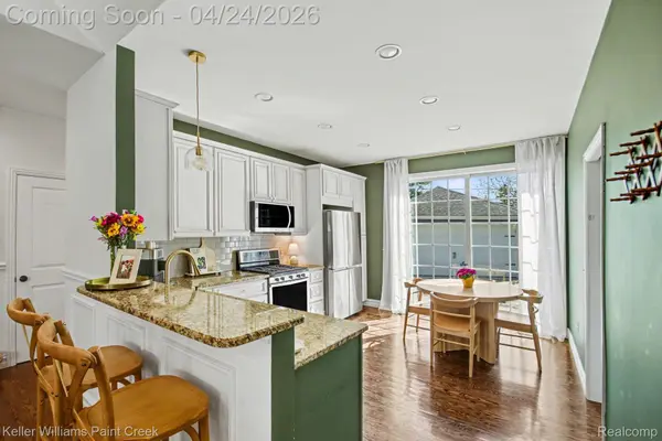 34 Mechanic ST, Oxford Village, MI 48371