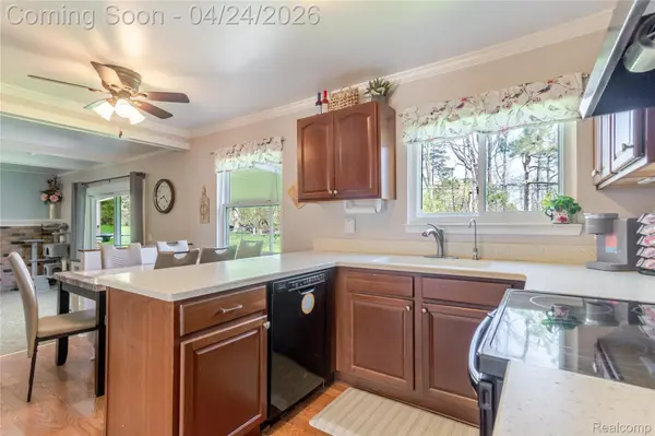 42320 Cherry Hill RD, Novi, MI 48375