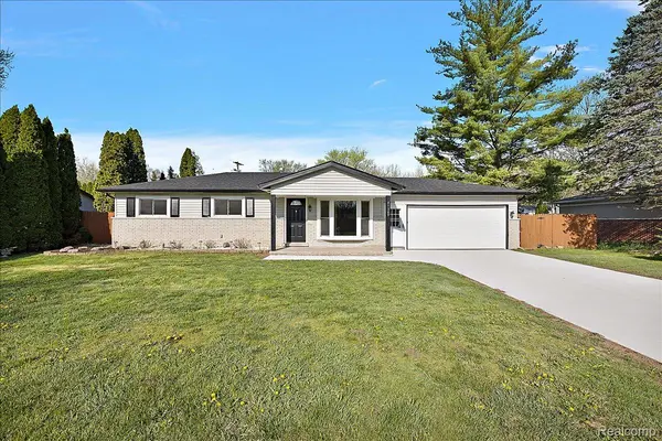 47349 Nita DR, Shelby Charter Township, MI 48317