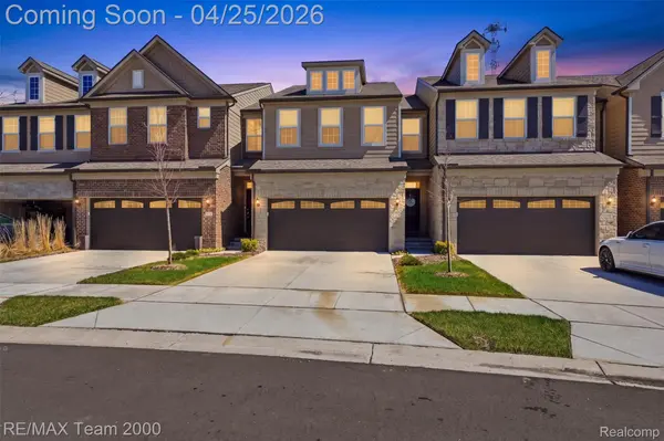 838 Addison CIR, Commerce Charter Township, MI 48390