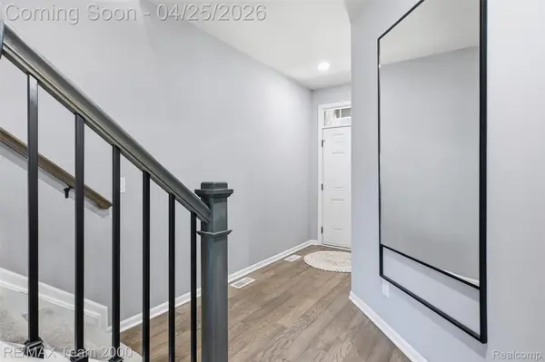 838 Addison CIR, Commerce Charter Township, MI 48390