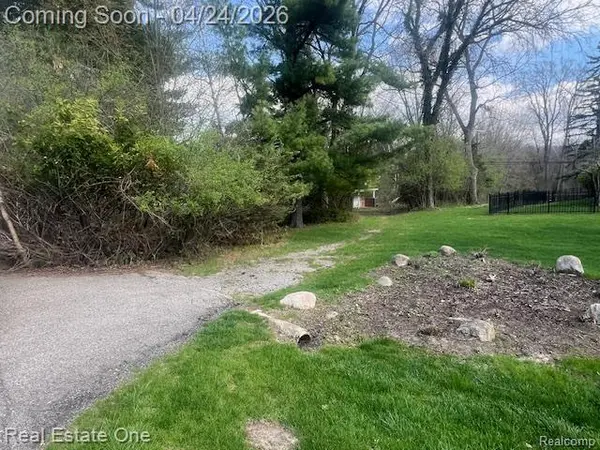 4555 Arrowhead, West Bloomfield Charter Township, MI 48323