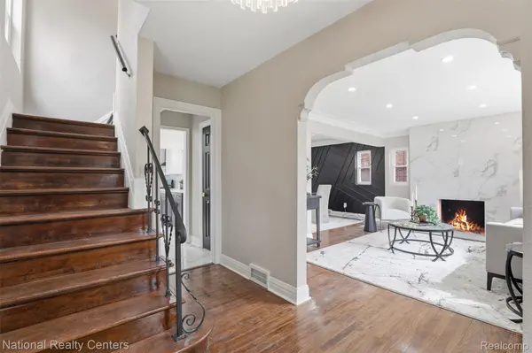 15422 Gilchrist ST, Detroit, MI 48227