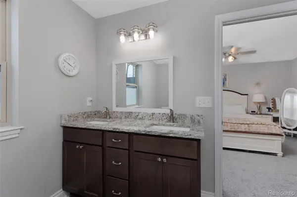 28855 Anchor DR, Chesterfield Township, MI 48047