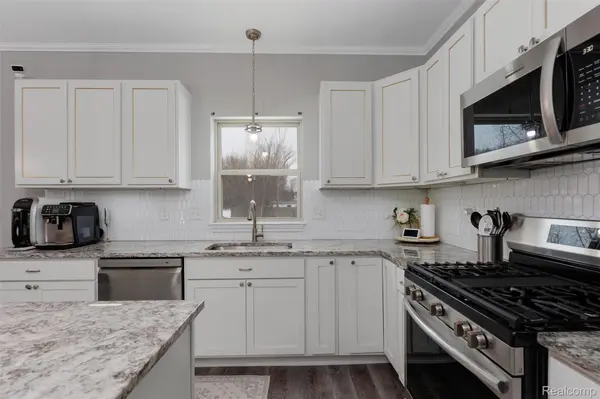 28855 Anchor DR, Chesterfield Township, MI 48047