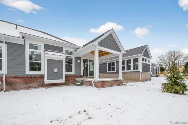 1476 Turner DR #3, Commerce Charter Township, MI 48390