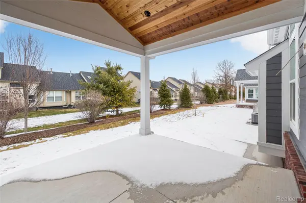 1476 Turner DR #3, Commerce Charter Township, MI 48390