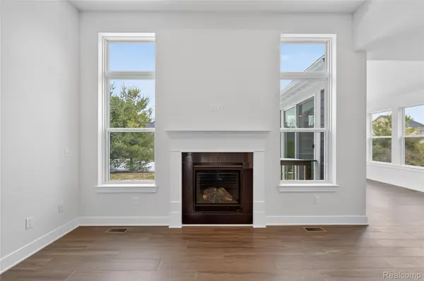 1490 Turner DR #2, Commerce Charter Township, MI 48390