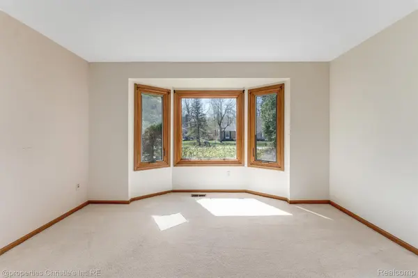 7514 Olde Sturbridge TRL, Independence Charter Township, MI 48348