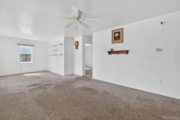 1392 Winfield DR, Clayton Charter Township, MI 48473