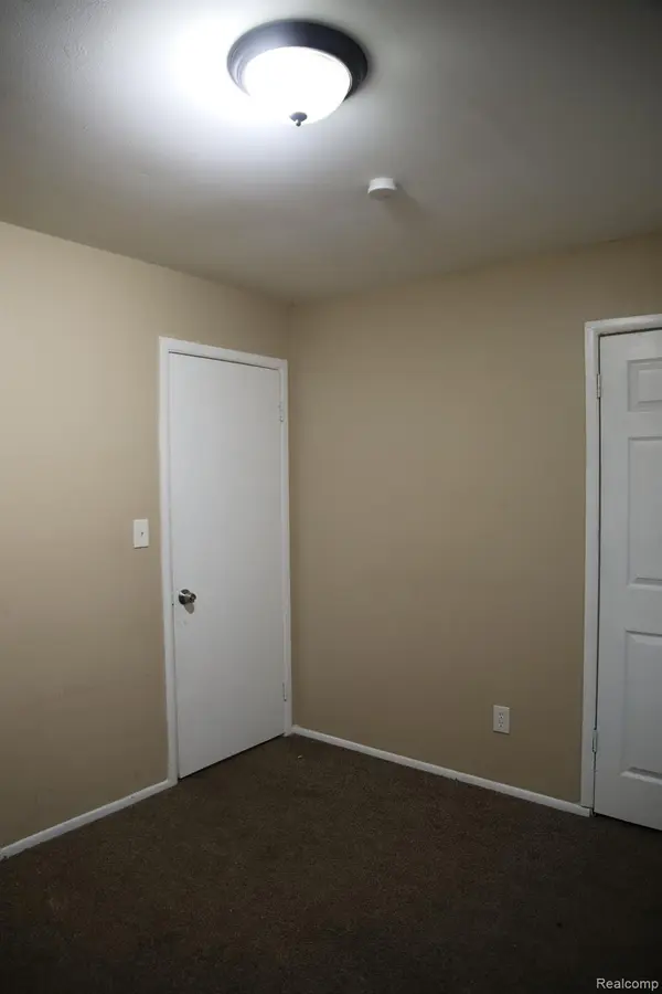 15905 WESTBROOK ST, Detroit, MI 48223