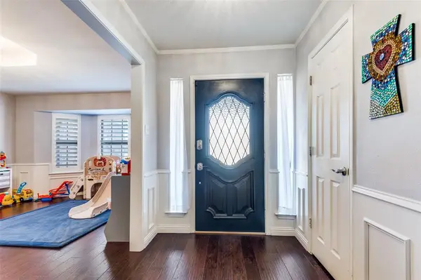 7312 Hialeah Circle W, North Richland Hills, TX 76182