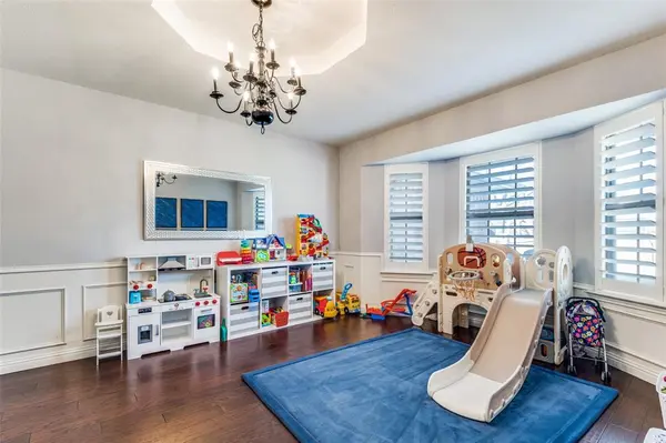 7312 Hialeah Circle W, North Richland Hills, TX 76182