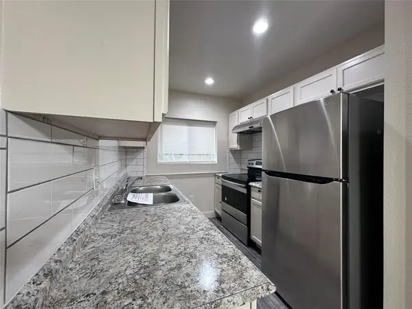 1017 Pleasant Valley Road, Garland, TX 75040