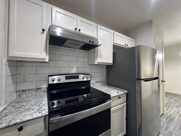 1017 Pleasant Valley Road, Garland, TX 75040