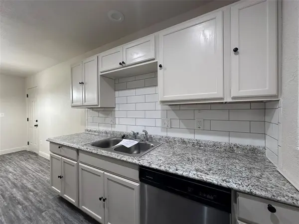 1017 Pleasant Valley Road, Garland, TX 75040