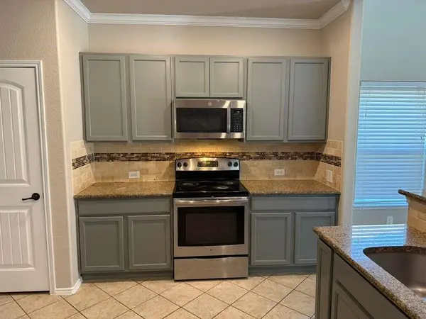 608 Pawnee Street, Aubrey, TX 76227