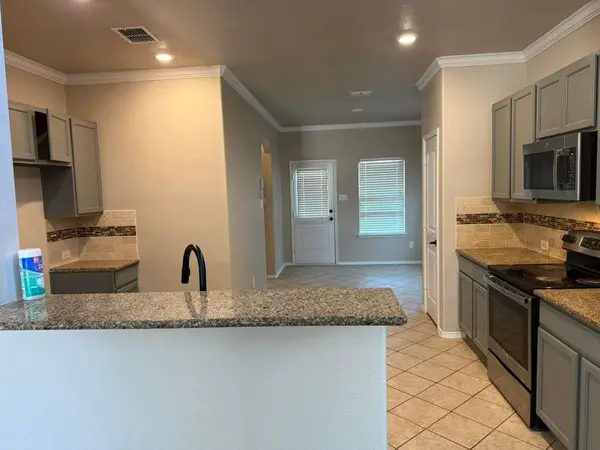 608 Pawnee Street, Aubrey, TX 76227