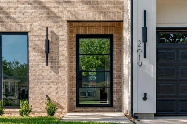 2619 Emmett Street, Dallas, TX 75211