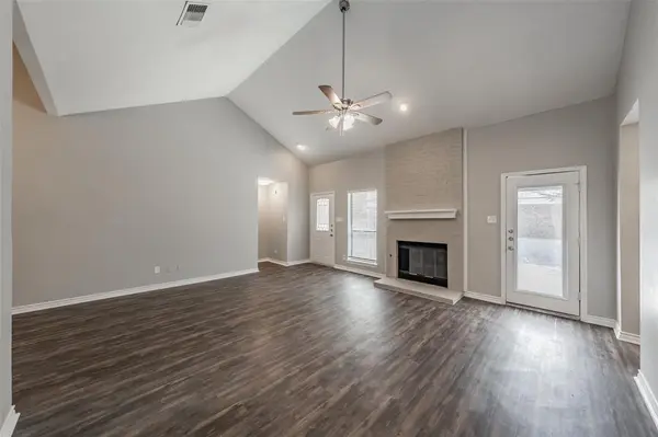 4052 La Costa Court, Irving, TX 75038