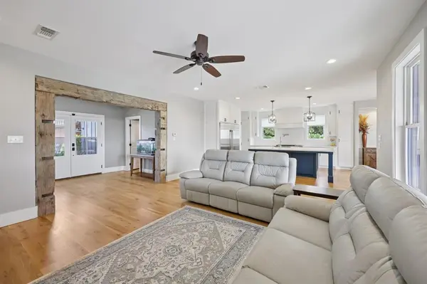 154 Helton Drive, Granbury, TX 76049