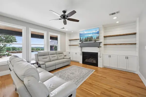 154 Helton Drive, Granbury, TX 76049