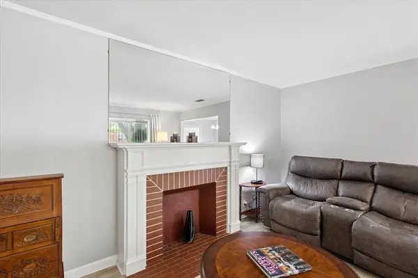 206 S Davis Drive, Arlington, TX 76013