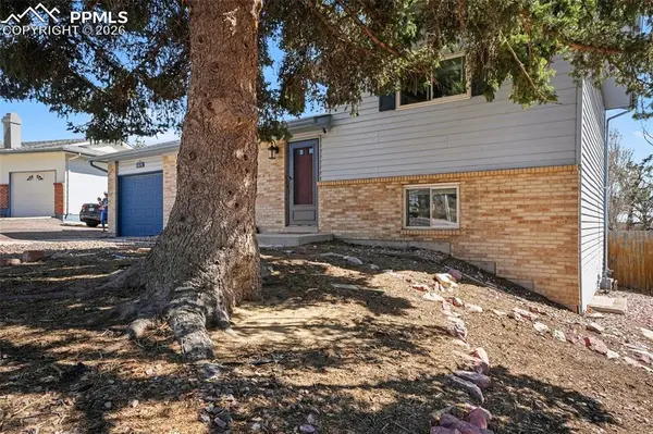 5465 Escondido DR, Colorado Springs, CO 80918