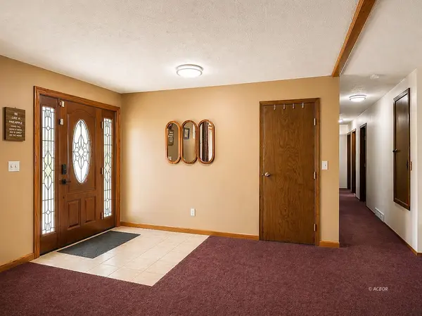 493 Debbie Dr, Gallipolis, OH 45631