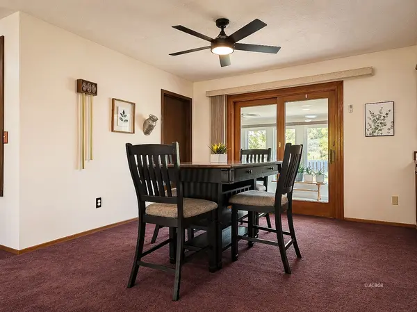 493 Debbie Dr, Gallipolis, OH 45631