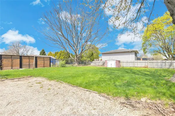 228 PICKERING, Amherstburg, ON N9V 1R5