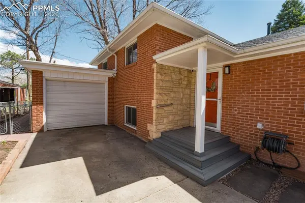 921 Valley RD, Colorado Springs, CO 80904