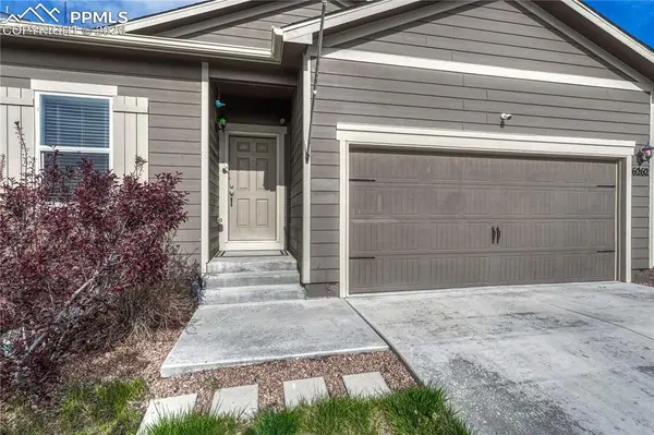 6262 Meadowbank LN, Colorado Springs, CO 80925