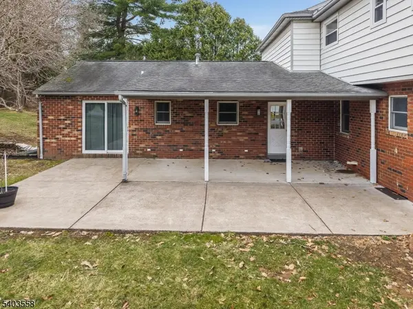 3 Harwich Rd, Lopatcong Twp., NJ 08865