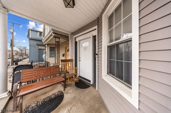 409 Hamilton St, Harrison Town, NJ 07029