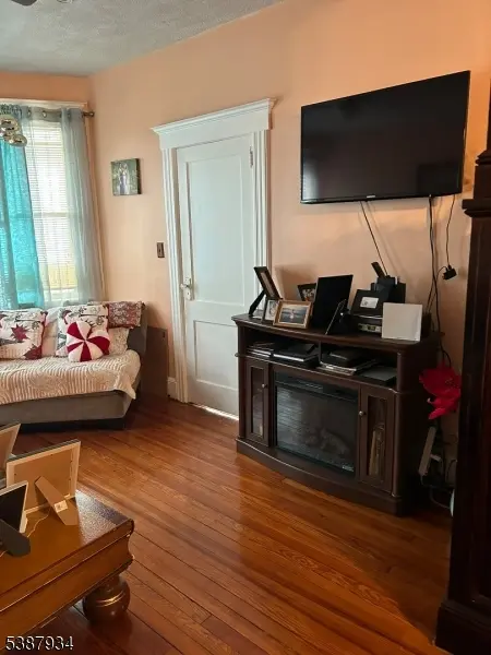 31 Quinn St, Paterson City, NJ 07501