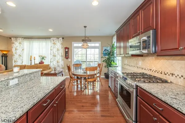 37 Mc Nish Way, West Caldwell Twp., NJ 07006