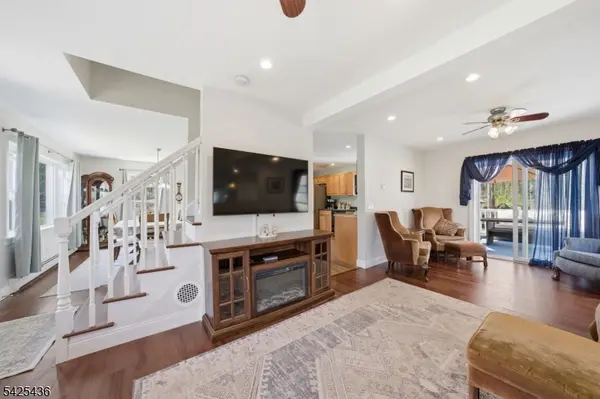 32 Pine Hill Rd, Mahwah Twp., NJ 07430