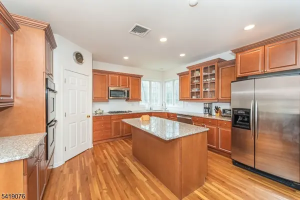 1240 S Beverwyck Rd, Parsippany-troy Hills Twp., NJ 07054