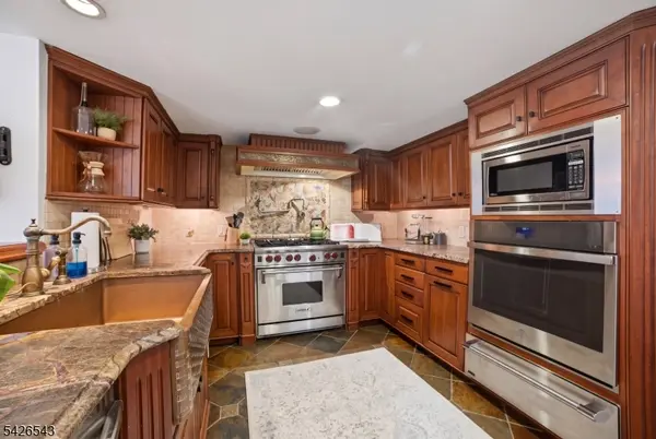 379 White Oak Ridge Rd, Millburn Twp., NJ 07078